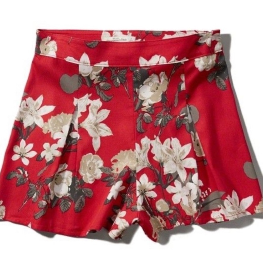 Abercrombie & Fitch Red Floral High Waisted Flowy Pleated Dress Shorts Size 8